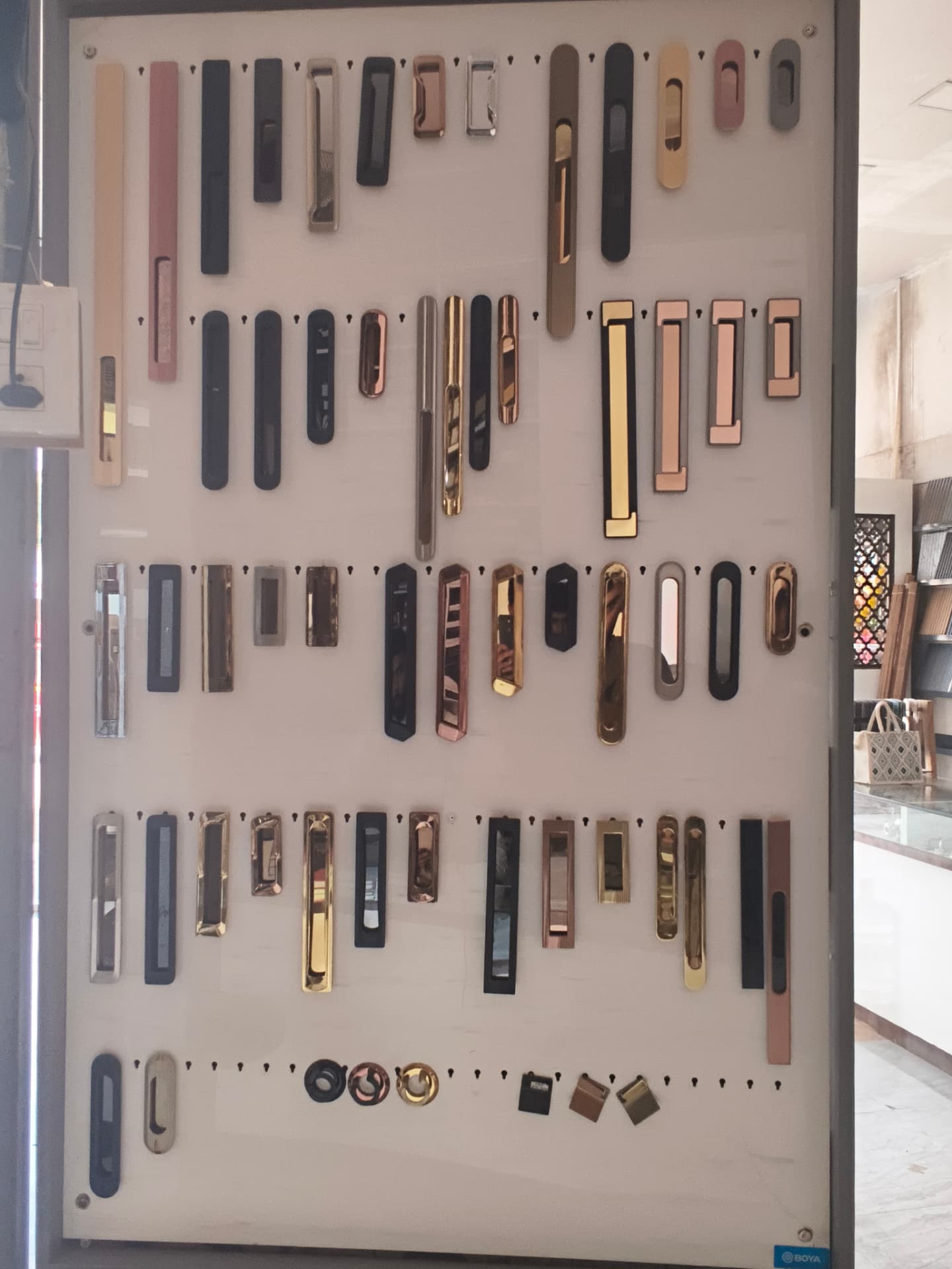 Premium cabinet handles in contemporary finishes